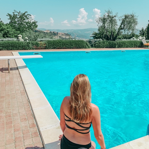 ⭐️⭐️NICOLE’S CLOSET⭐️⭐️ - Picture 3 of 7